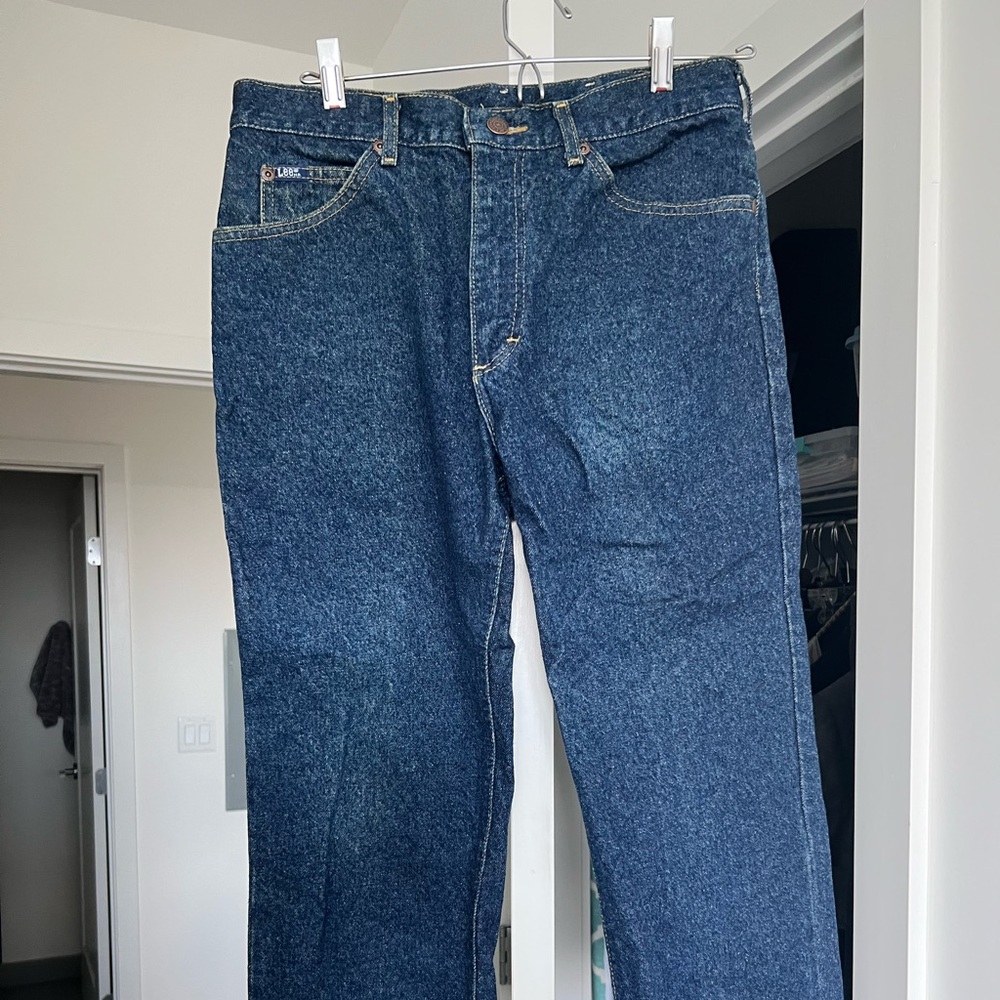COPY - Vintage Men’s Lee Jeans. Size 32x30. They are hemmed, leg is 26#.